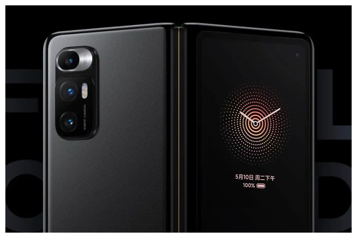 Xiaomi Reportedly Developing Clamshell Foldable Smartphone to Compete with Samsung and Motorola