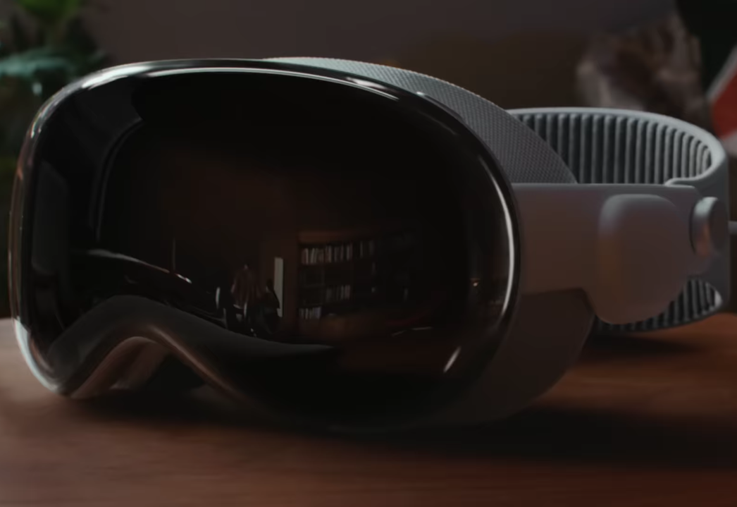 Apple's Creative Fix for Vision Pro's Weight Balance and Neck Strain Issues