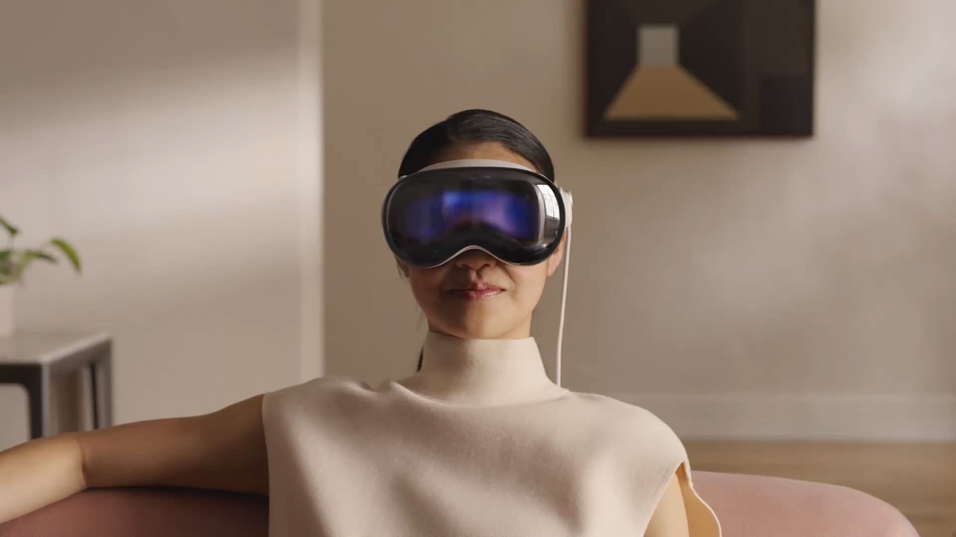 Apple Reportedly Pauses Vision Pro Development to Prioritize a Cheaper Vision Headset