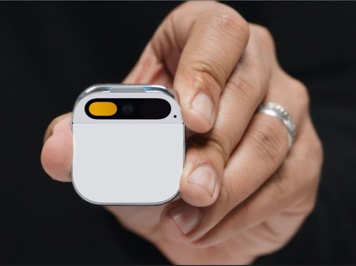 Humane Unveils AI Pin: The Future of Wearables or An Ambitious Risk?