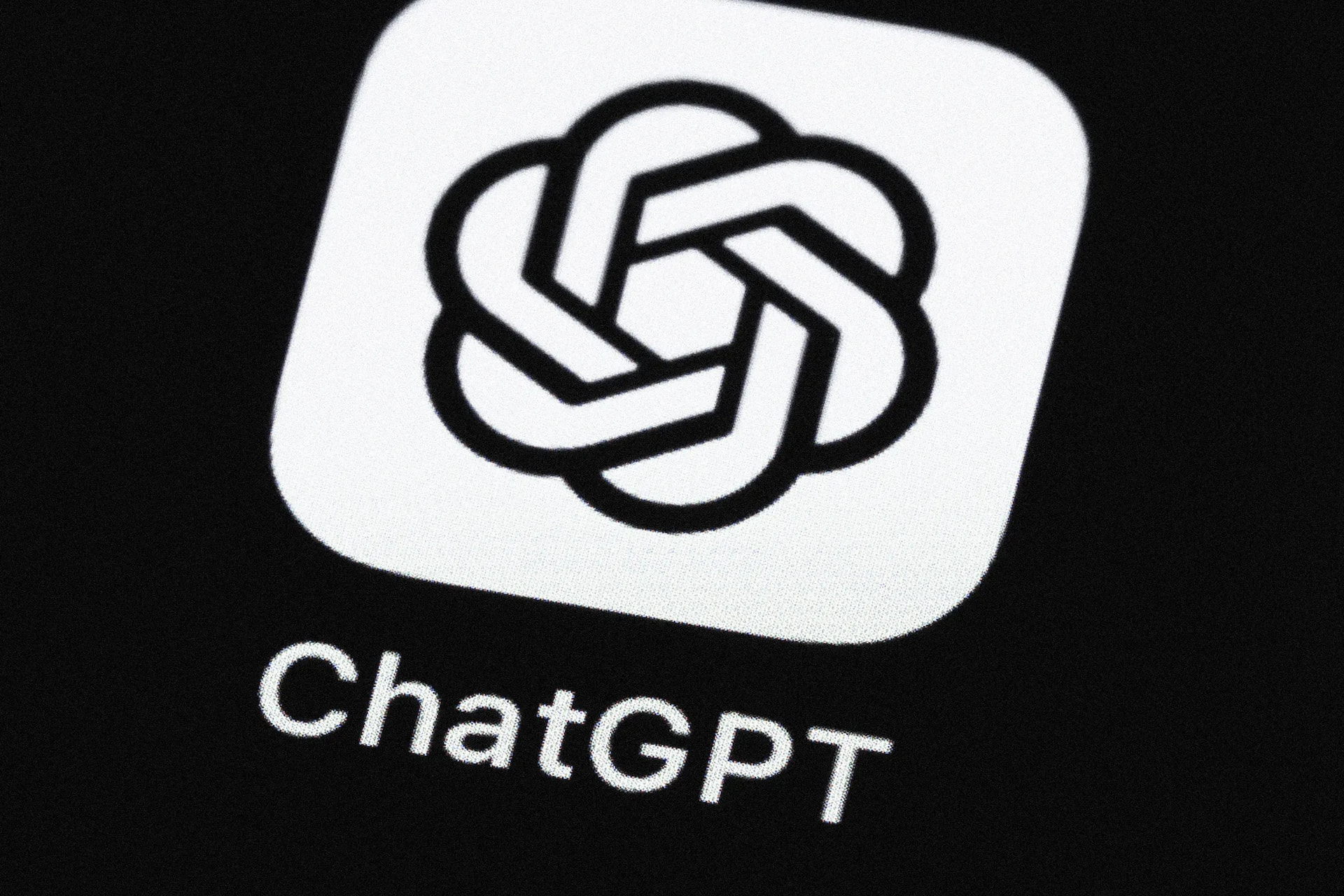 9 Things You Should Never Say to an AI Chatbot