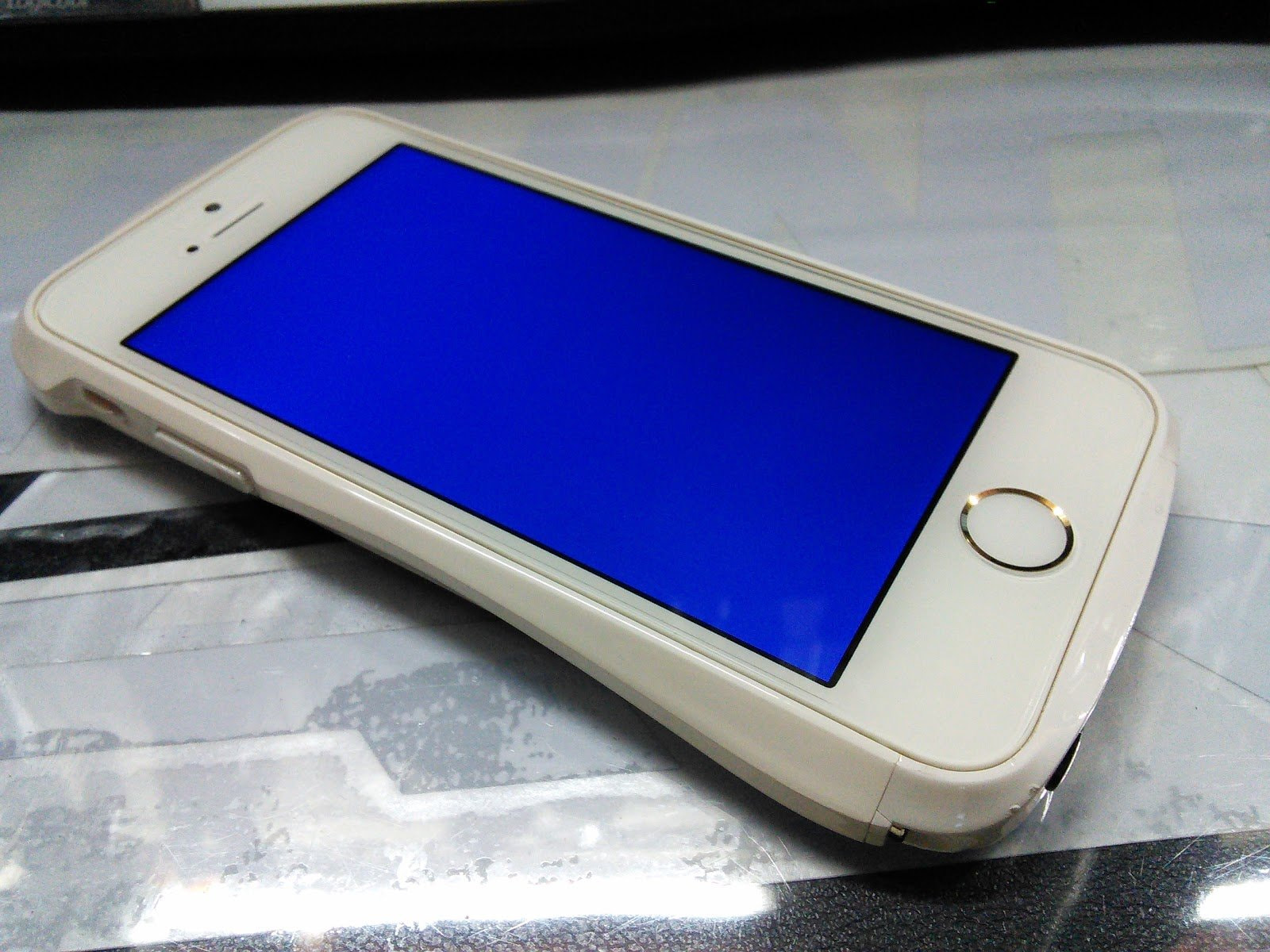 How To Fix IPhone Blue Screen Of Death