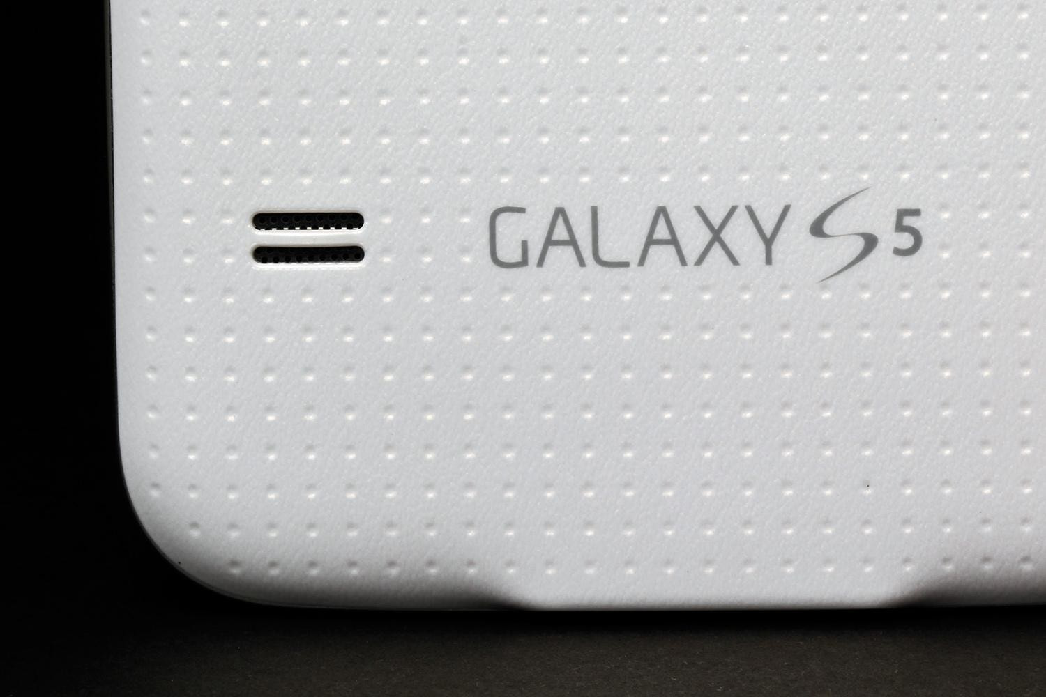 How To Fix Samsung Galaxy S5 Rear Speaker