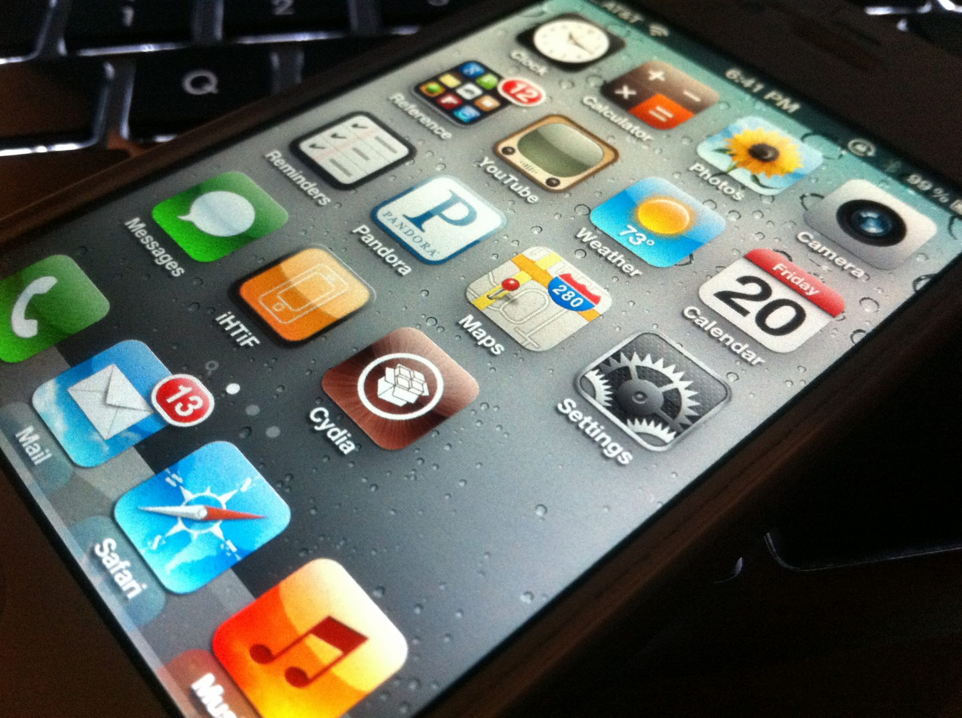 How To Jailbreak IPhone 4s (iOS 8.1.2)