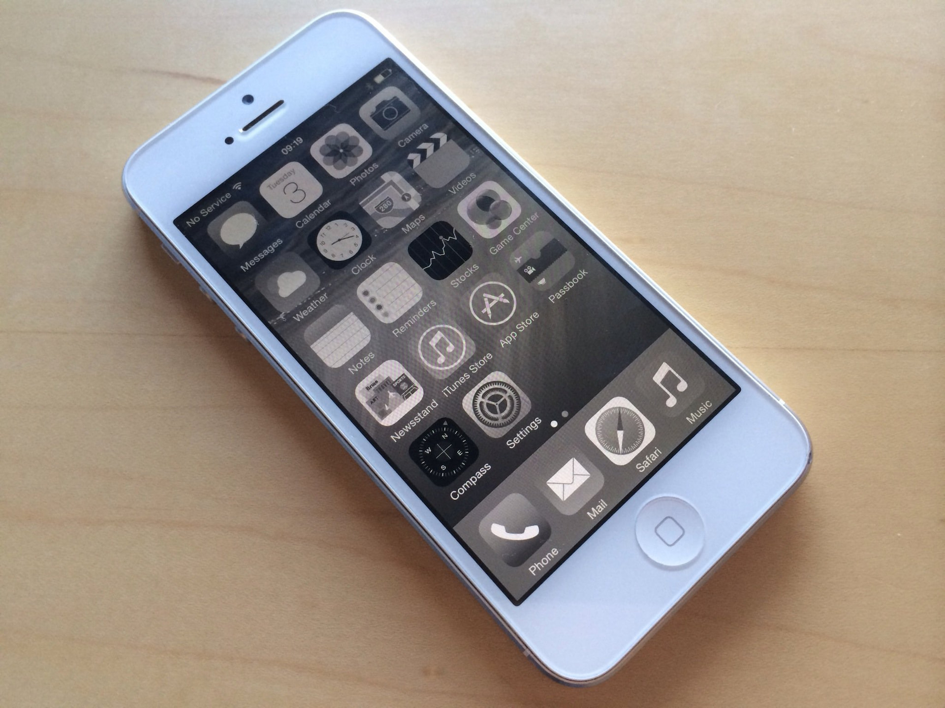 5 Ways To Fix IPhone 6 Black And White Screen