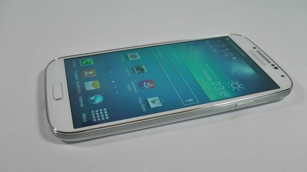 How To Fix Blank Display, Screen Flickering And Screen Unresponsive Issues On Samsung Galaxy S4