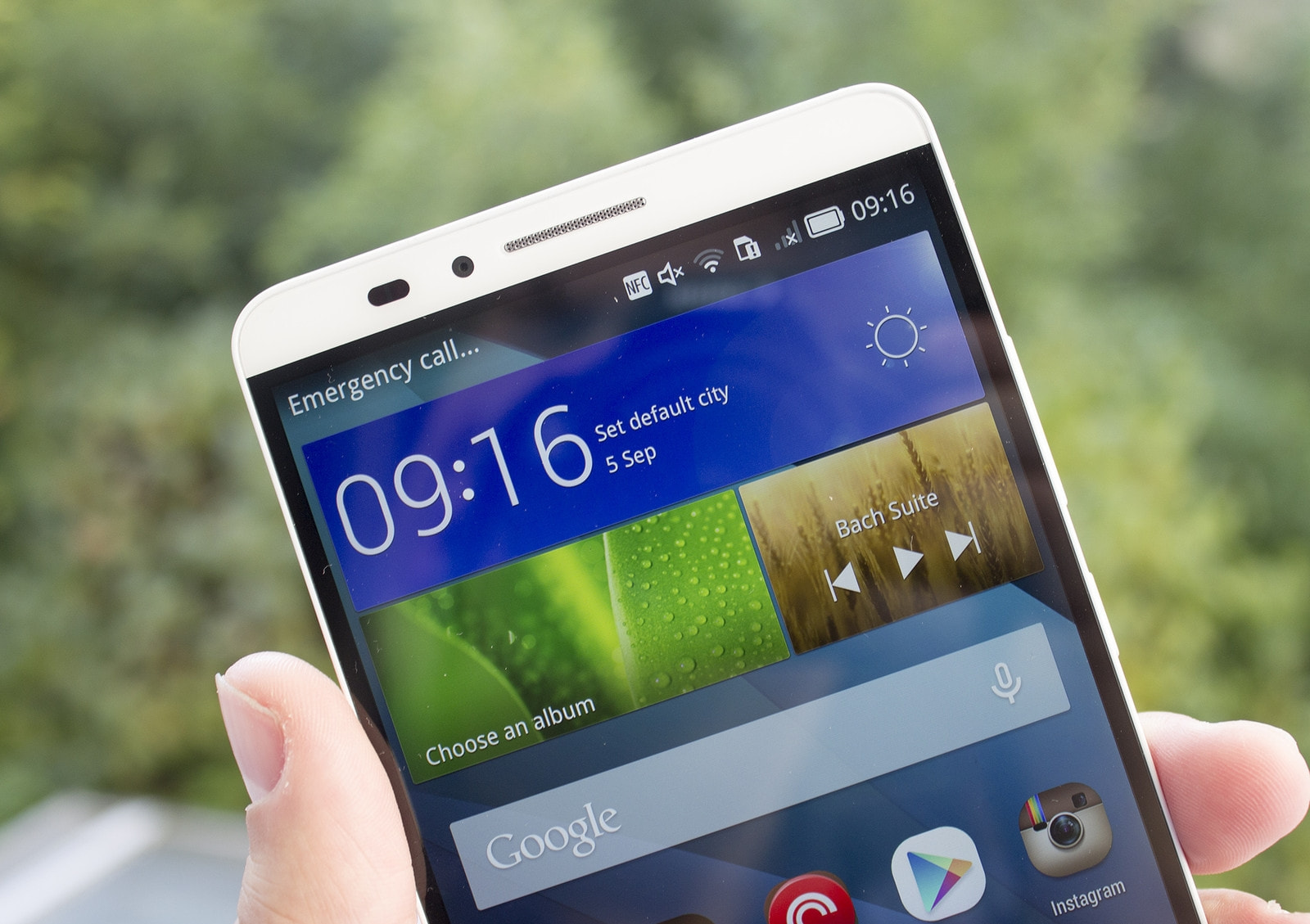 How To Take Screenshots on Huawei Ascend Mate 7