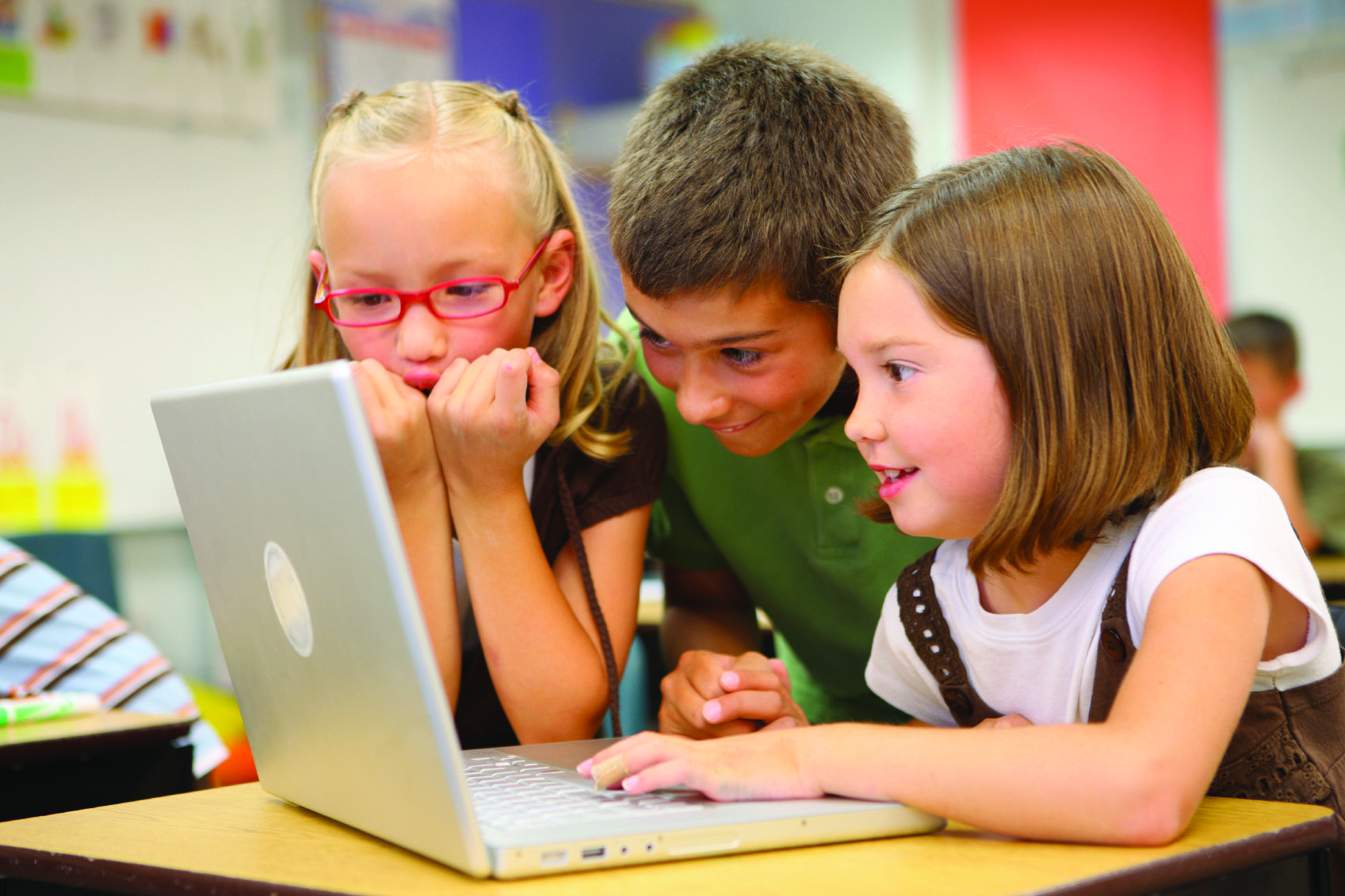 When To Introduce Your Kids To Gadgets?