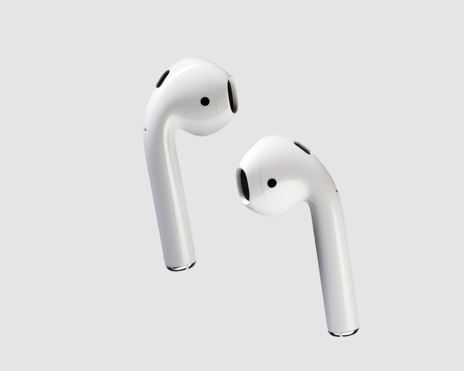 One AirPod not working – How to fix it